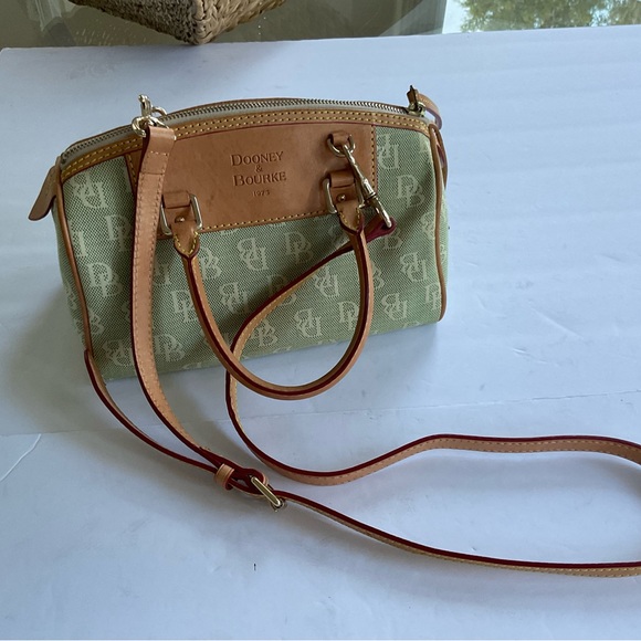 DOONEY & BOURKE PICNIC COLLECTION MINI TESSEL SATCHEL BAG. - Picture 7 of 10
